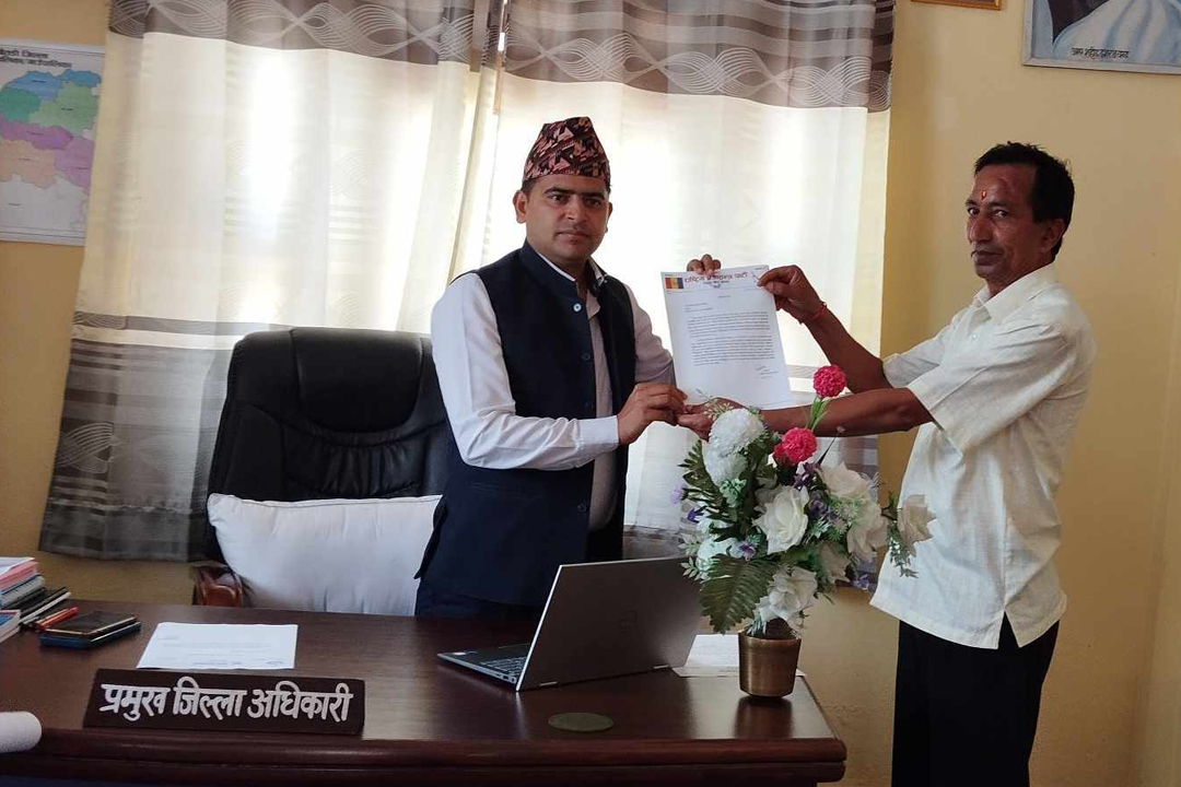 गौहत्यामा संलग्नलाई कारवाहीको माग गर्दै राप्रपा बैतडीले बुझायो ज्ञापन पत्र 